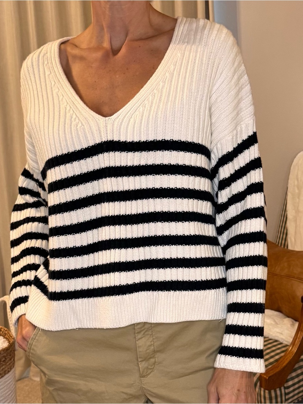 Abercrombie & Fitch White V-Neck Sweater with Black Stripes